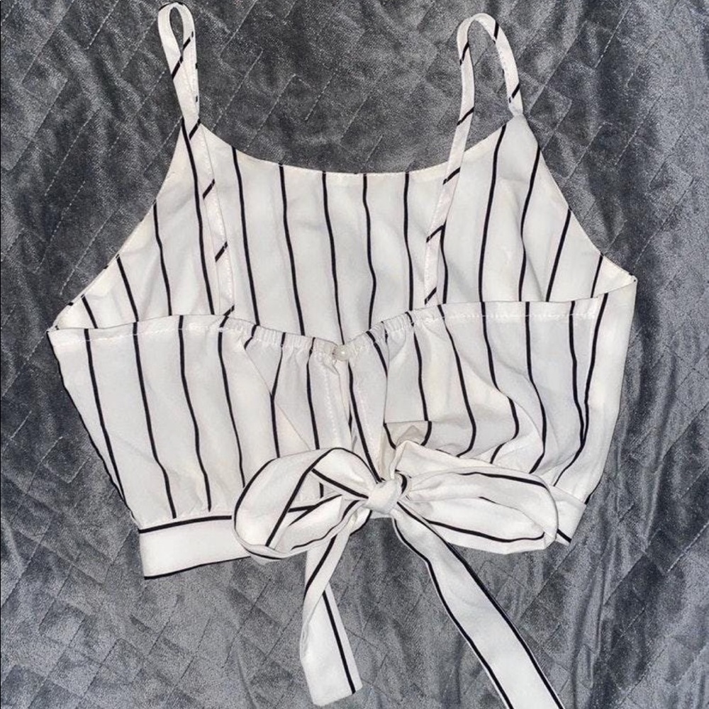 ❌SOLD❌ Striped Crop Top - Picture 3 of 3